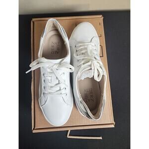 Naturalizer Women's Morrison Sneakers Shoes White Iridescent Leather Lace Up 7M